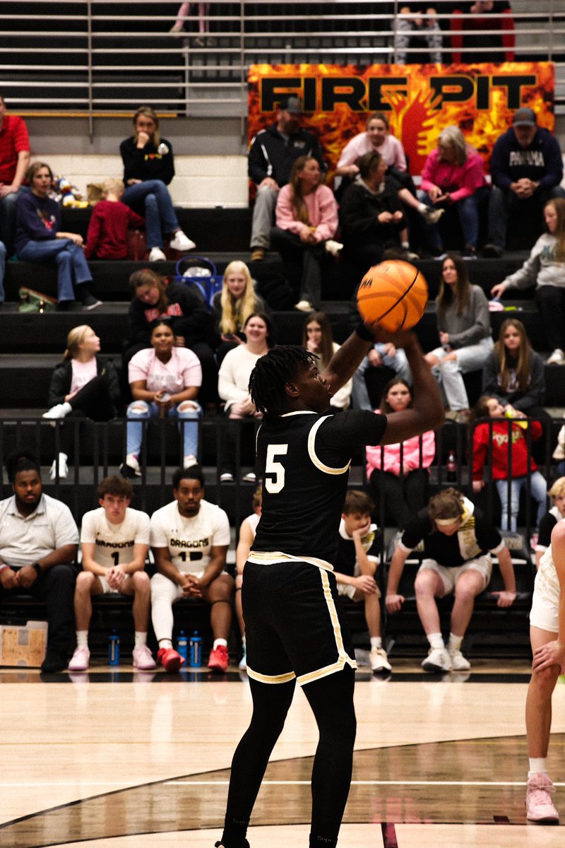 ths_tigers_mbb's tweet photo. Great region win tonight over Pepperell High School with a score of 79-45. @RandellBanksjr  led the charge tonight with 28 points as the tigers scored an abundance of points in the press

Tomorrow’s matchup will be at Etowah High School, tip off @ 4:30

@KyleSandy355 https://t.co/ujBvzph3FE