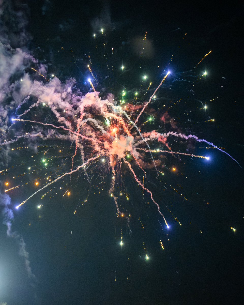 ash_trojanFB's tweet photo. Cheers, fireworks, and a night to remember! 🎉🎇
#RoadToTheDome | #TrojandomiNATION https://t.co/KhFimnnKNh