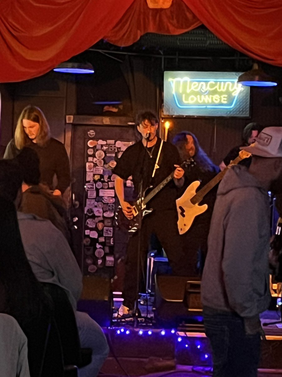 RogerSaunders01's tweet photo. Great show @Brayden_S_music @ColeBarnhill_ https://t.co/DfyPzj89H0