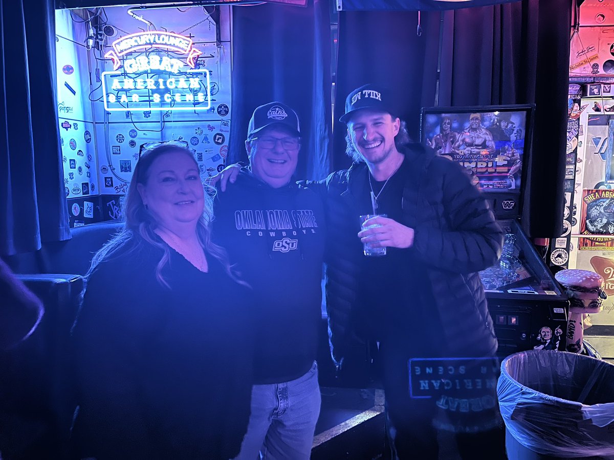 RogerSaunders01's tweet photo. Great show @Brayden_S_music @ColeBarnhill_ https://t.co/DfyPzj89H0
