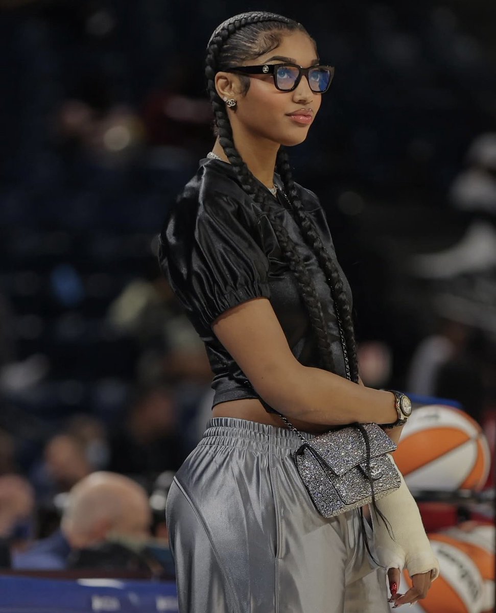 I talk hoops 🏀 tweet media