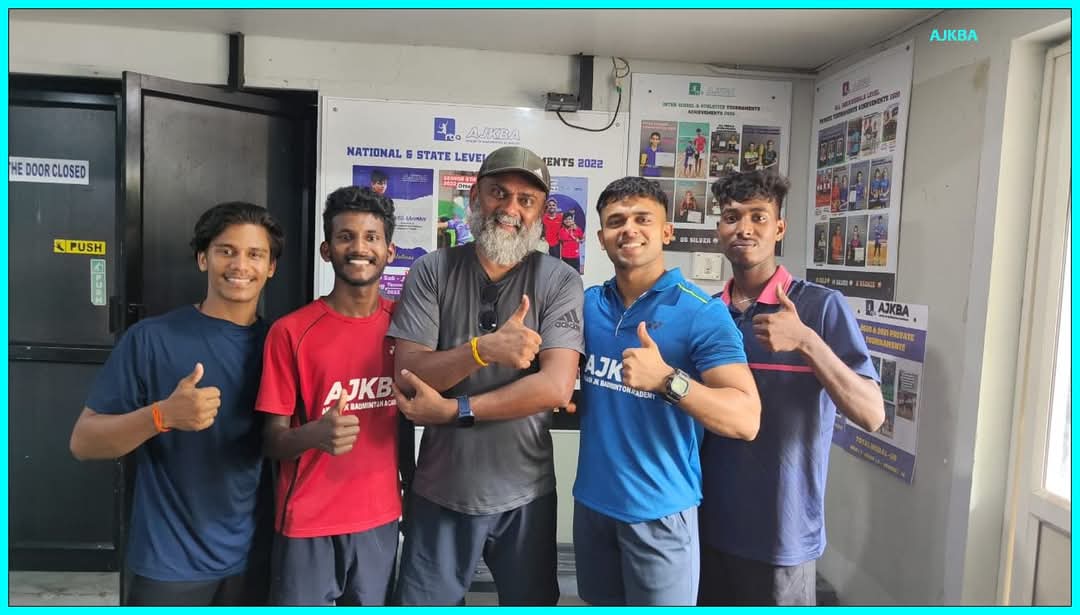 writetake's tweet photo. #SportsMentoring
After mentoring several sports stars in an undercover role, time for me to step on the gas and do things what I am really good at. Yes, a mad Sports Mentor has arrived!
These images from Akash J K Badminton Academy (#AJKBA) in Kochi, where now I have a bunch of brutally talented State players getting coached by coach Akash J K. You will hear more about #AJKBA (it has 6 centres in Kerala) on my networks soon.
Write to me on gurukalam.drakm@gmail.com or DM me on https://t.co/RTwcbGG2hL or WhatsApp on +91 78 99 77 88 88 if you are a sports player and want to trigger the Champion in you. Sign up for a professional programme that will change the way you approach your sport. My style is different from the rest. I will help rediscover you. I will grind you hard...
Mind matters as well. Not just muscles!
AK 🪔
#mentoring #badminton #mentalfitness #coaching
@tarmakmedia @billionbeatz @BAI_Media