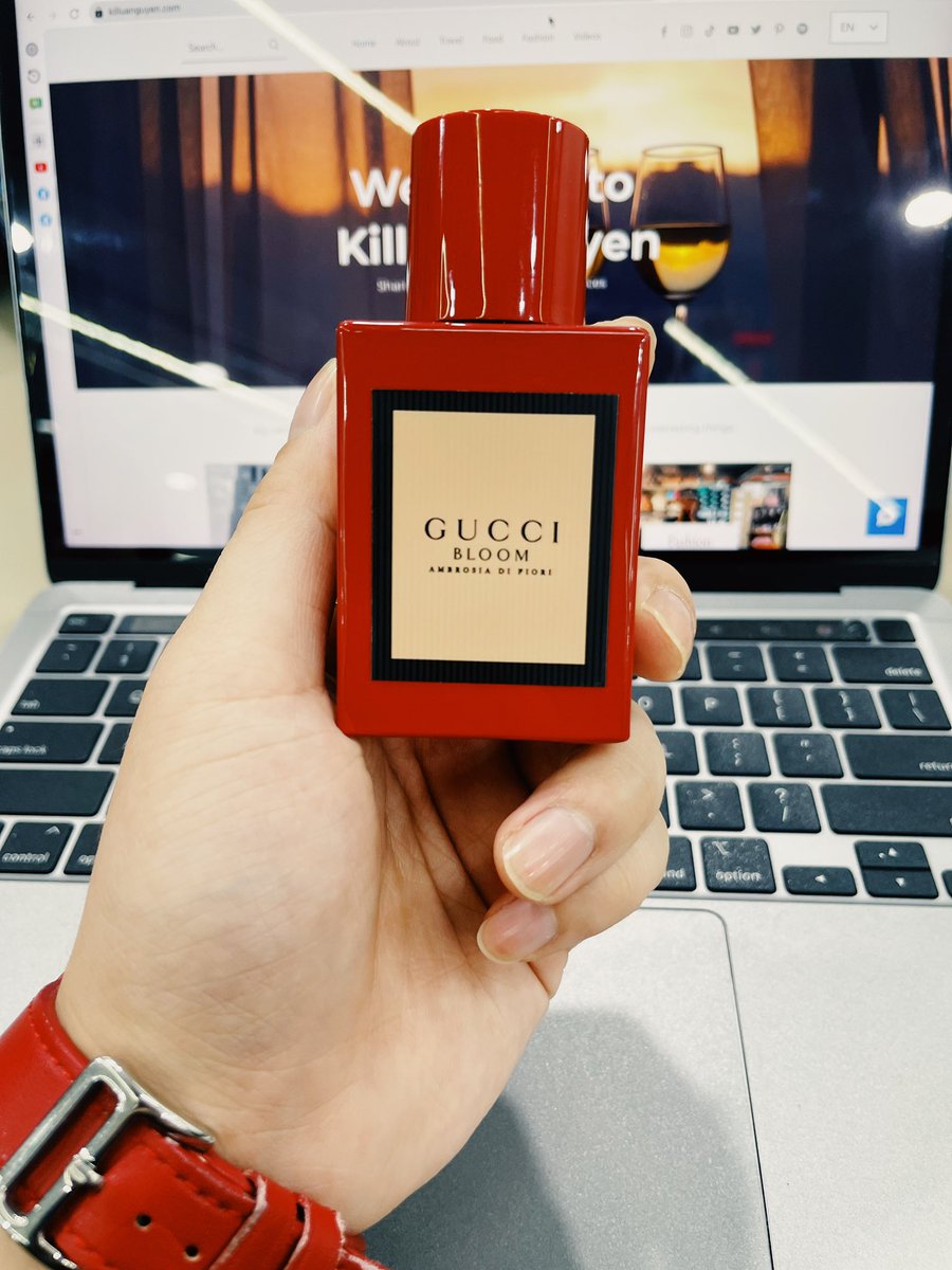 KilluaShady's tweet photo. My favorite perfume is Gucci.

#killuashady #killuanguyen #gucci #perfume #nuochoa #muihuongngotngao https://t.co/WMcYKFJd4U