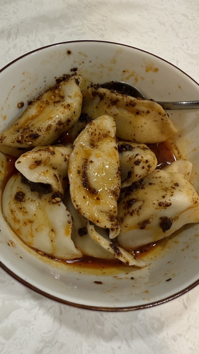 toxickbunny's tweet image. taught my community how to make dumplings, 馅儿饼，wontons and fried rice last night!!

Having late night deep talks tonight so come say hi :)

#cooking #homecook #TwitchStreamers