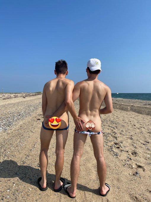 Say yes if you’d grub out butts ?? https://t.co/sstzdCrDaC