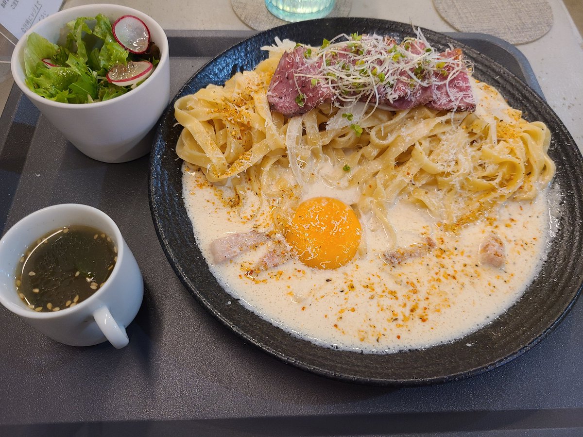 mochimochidayo1's tweet photo. お昼はパスタヾ(o゚ω゚o)ノ゙
ソルロンタンパスタ
カルボナーラにローストビーフ載ってるやーつ!
クリーミーで美味しかった(*´ω`)
#広島市
#パスタ
#SOLCAFE https://t.co/ozv2t7W18O