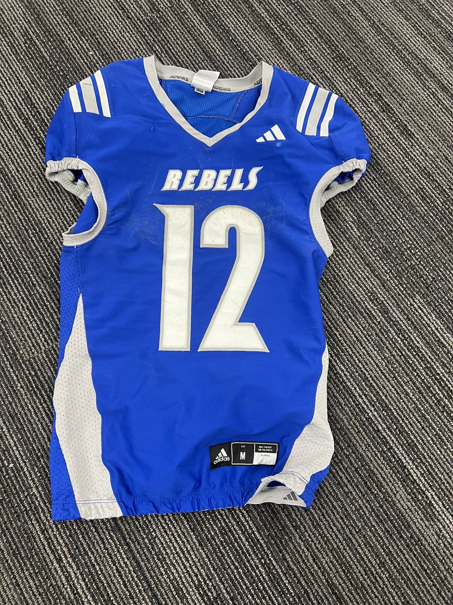 TaeMartin12's tweet image. Ended my HS career as a STATE CHAMP!! Thanks @ReelRebelsFB FOR A WONDERFUL 3 YEARS‼️ 2 touchdowns 2 interceptions 1 fumble recovery 🤧 DEFENSIVE PLAYER OF THE GAME
12ELVE OUT💔