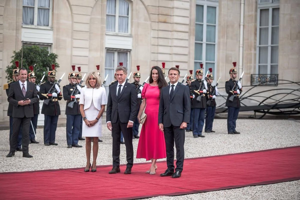 TopnewsSi's tweet photo. Tudi Robert Golob, v spremstvu partnerke Tine Gaber v Pariz, na ponovno odprtje znamenite katedrale Notre-Dame
https://t.co/Z2itbYbAlr https://t.co/tjsQ4xmU21