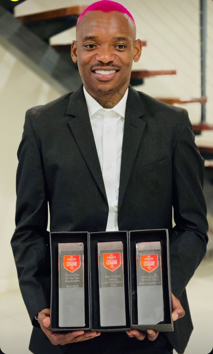 acesyouthsoccer's tweet photo. AYSA is proud of the achievements of our alumni at the PSL Awards
Walter Musona - Soccer Star of the Year, Khama Billiat - 2nd Runner-up and Fans' Soccer Star, Donovan Bernard - Golden Glove, Emmanuel Jalai Final 11, and Allan Chapanduka - Most Promising Young PLAYERS #AYSAPRIDE https://t.co/aDSJBbIdj4