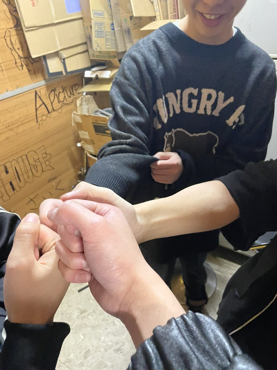 ヒノP_依頼再開しました! (@nekop178) on Twitter photo <a href="/GAKUHEN_music/">GAKUHEN</a> にて活動報告✨
<a href="/dukt2024/">DUKT『無期限ライブ活動休止中』</a> さん
<a href="/yukii0077/">Yukii</a> さん
<a href="/inonaka_nokawaz/">イノナカノカワズ(ライブ未定)</a> さん
お誘いしていただいた
<a href="/sound_crue/">SOUND CRUE</a> さん
本当にありがとうございました!
外箱初ライブ本当に楽しかったです!!
#札幌
#バンド
#soundcrue
#インディーズ <a href="/GAKUHEN_music/">GAKUHEN</a> にて活動報告✨
<a href="/dukt2024/">DUKT『無期限ライブ活動休止中』</a> さん
<a href="/yukii0077/">Yukii</a> さん
<a href="/inonaka_nokawaz/">イノナカノカワズ(ライブ未定)</a> さん
お誘いしていただいた
<a href="/sound_crue/">SOUND CRUE</a> さん
本当にありがとうございました!
外箱初ライブ本当に楽しかったです!!
#札幌
#バンド
#soundcrue
#インディーズ