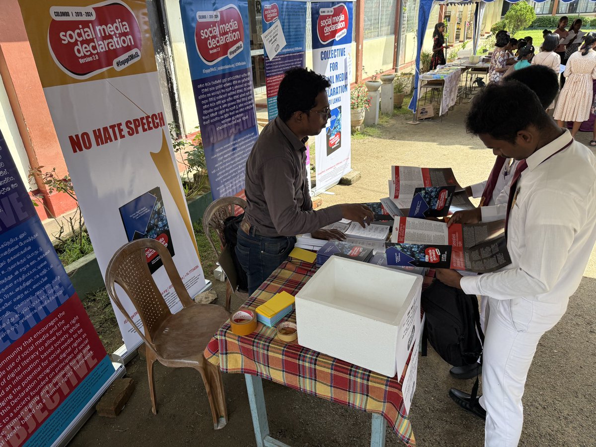 SMDsrilanka's tweet photo. Awareness of rights including social media with Social  Media Declaration (Version 2.0) - Art and Culture Exhibition , Negombo #srilanka #EngageSMinSL https://t.co/xwCSPnPlHA