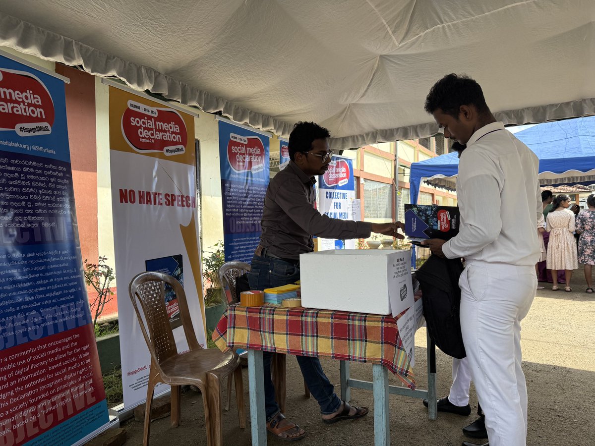 SMDsrilanka's tweet photo. Awareness of rights including social media with Social  Media Declaration (Version 2.0) - Art and Culture Exhibition , Negombo #srilanka #EngageSMinSL https://t.co/xwCSPnPlHA