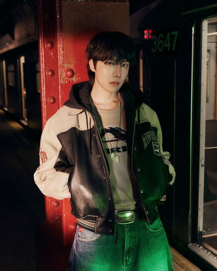 Pk_bts_land's tweet photo. "Neuron(with Gaeko,Yoon Mirae)" by J-hope has been added in the playlist 'Best of global Hip-Hop 2024'!!! 

CONGRATULATIONS J-HOPE
NEURON BEST GLOBAL HIP-HOP 2024 https://t.co/Ibb5HM6dcu