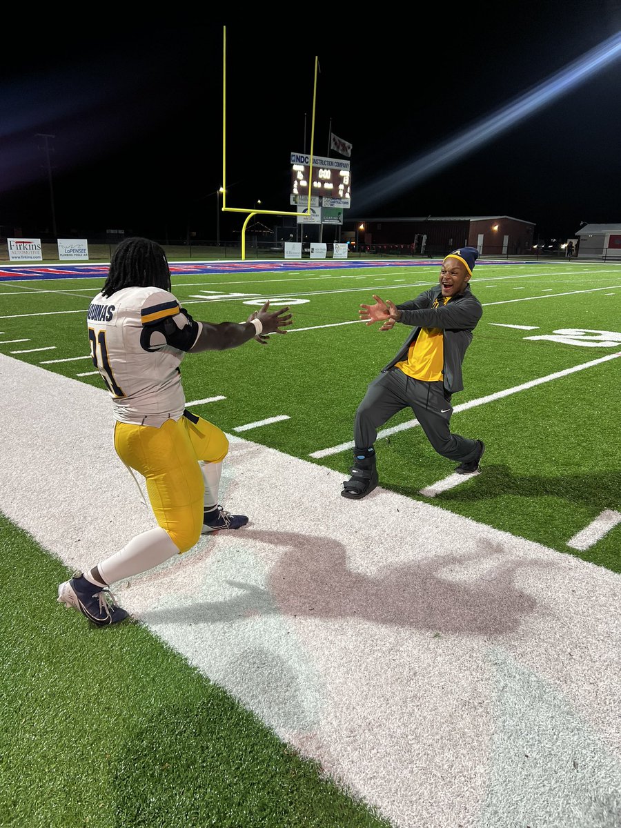 ChanceWash's tweet photo. STATE BOUND!!! @CoachHarriott @STA_Football @EugeneBethea1  thank you to my brothers and coaches for believing in me! Let’s finish this! #roadtosix #agtg https://t.co/DGmebERepU