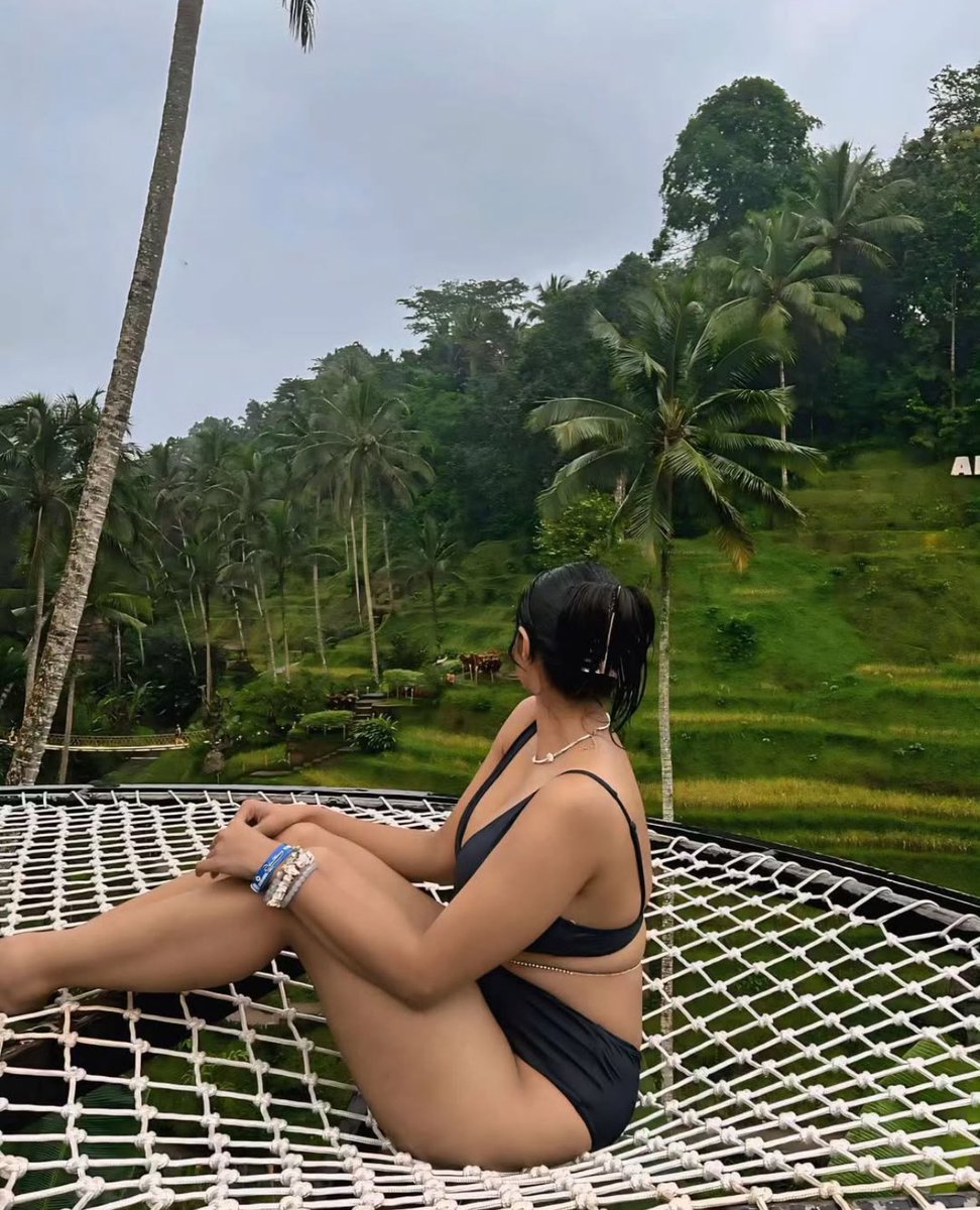 TheSoothaati's tweet photo. WEEKEND READY 👙🔥

Happy weekend, Darlingzz !! 💋 

#TheSoothaati 🍑 #WeekendPlans 📝 #WeekendWithChristy ❤️‍🔥 https://t.co/rY4r0eVHNV