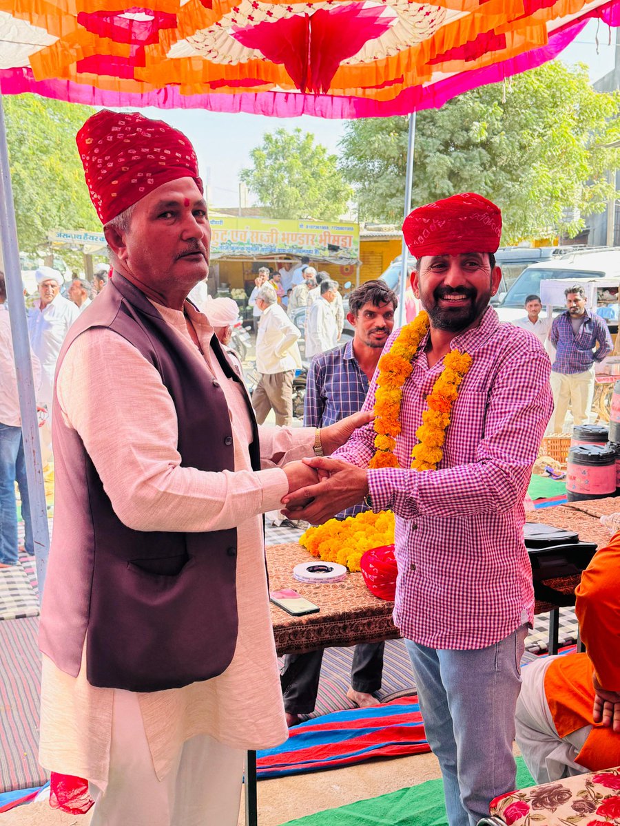 agsingodiya's tweet photo. गत दिवस भीमड़ा निवासी उगरा राम जी सऊ के नवीन प्रतिष्ठान के शुभारंभ में शामिल हुआ। 

शुभकामनाएं और उज्ज्वल भविष्य की कामना करता हूं! https://t.co/2i5tYFlVGb