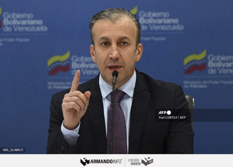 RAMOSJazzside's tweet photo. El NARCO RÉGIMEN cree que los venezolanos se han olvidado del tipo que se ROBÓ 23 mil millones de dólares https://t.co/73i6HdwRkk