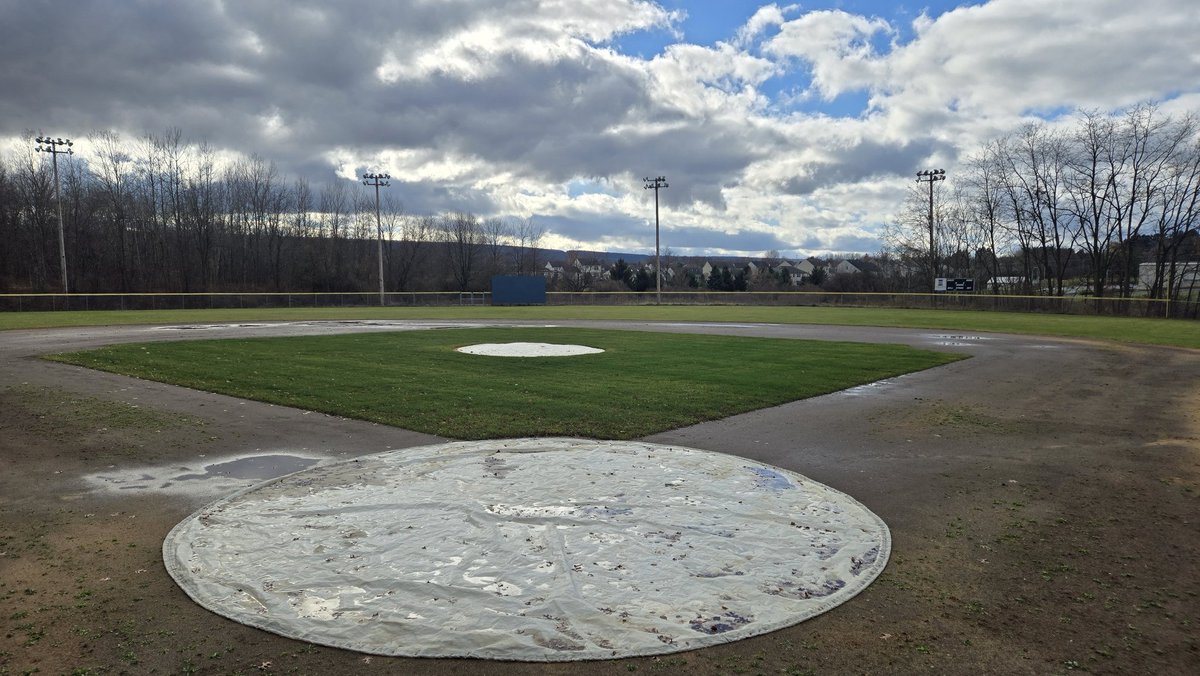 Week 4 of the nursery grow-in.
Looking good. The Seniors did nice work. Well done! All wrapped up before the snow hit.
#psuirrigation 
#psuturf 
#psuplantscience