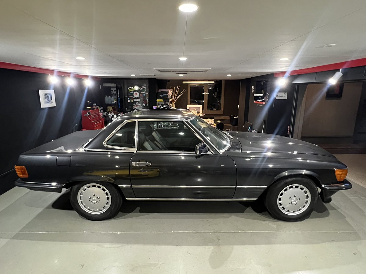UCCI549's tweet photo. 先日、磨き入れたベンツ☺️
某社長オーナーからの委託にて
メルセデスベンツ560SL
売ります!
気になる方は詳細を教えますので
DMください。
#ブルMレーシング
#メルセデスベンツ売ります
#クラシカルベンツ
#1987年式
#560SL https://t.co/A17aXR2S1a