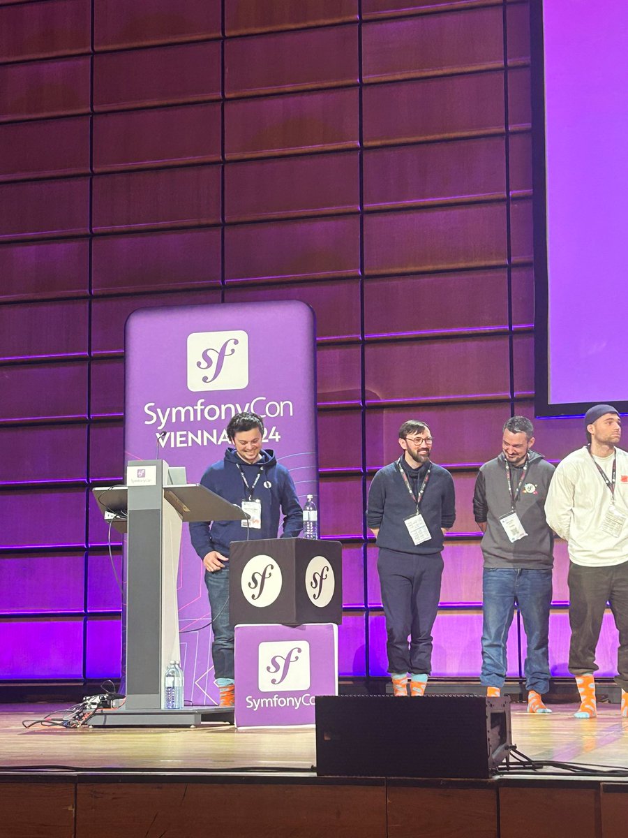 HugoAlliaume's tweet image. Thread of self-satisfaction, but I&apos;m so happy and lucky to have been able to be on stage (under the @BakslashHQ colors 😘 ) with the Symfony Core and UX teams, for this #SymfonyCon in Vienna.