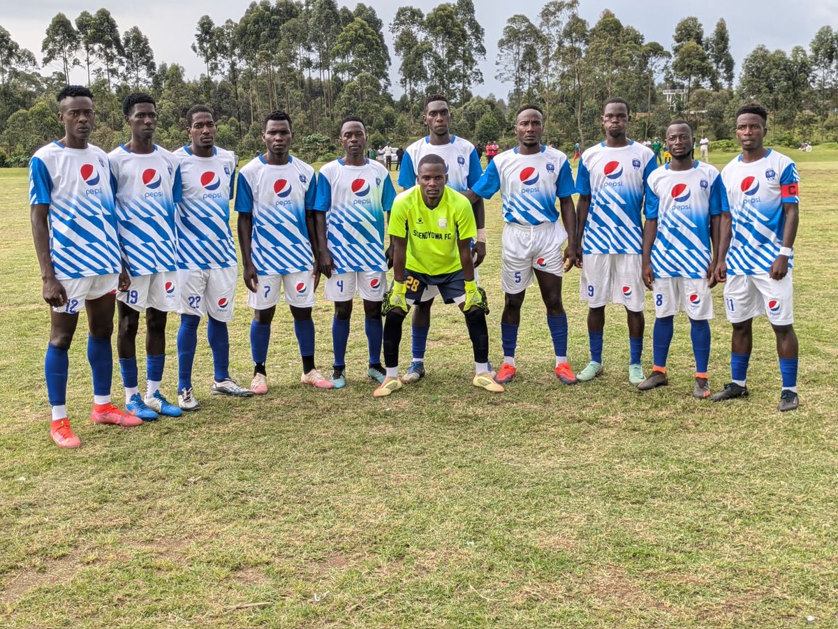 Ssendyowa_fc's tweet photo. We shall be playing our last match in western region league first round today 3pm .
Its a derby match Ssendyowa fc vs Six o'clock fc https://t.co/DEZZSgEw7g