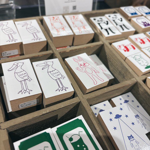 PandaFactory's tweet image. 売り場のお写真いただきました。
年末までよろしくお願いいたします。
◆12月1日(日)～12月30日(月)　
◆小さな文具市vol.8
◆TSUTAYA BOOKSTORE 岡山駅前 イベントスペース
#小さな文房具市　#cstore