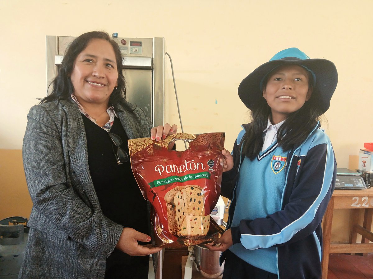 UNESCOperu's tweet photo. 📚Como estrategia de sostenibilidad del #ProgramaHorizontes de @UNESCOPeru, un equipo de la UGEL N°10 (Huaral-Lima) hizo intercambio de buenas prácticas educativas en la UGEL Quispicanchi (Cusco). #EducaciónRural uniendo esfuerzos hacia una #EducaciónDeCalidad para ambas regiones https://t.co/C05ulikO0g