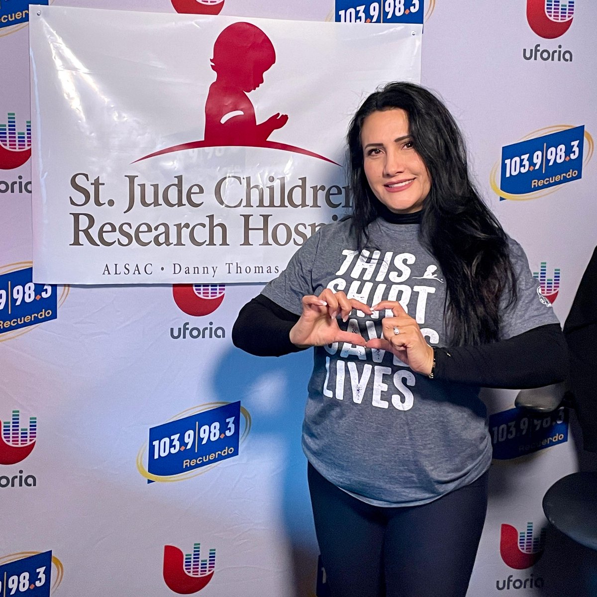 Recuerdo1039's tweet photo. Transforma vidas con una llamada. 📞 Conviértete en un Ángel de Esperanza para #StJude llamando al 1-800-998-8432. ¡El momento es ahora! https://t.co/biAXFgQexR