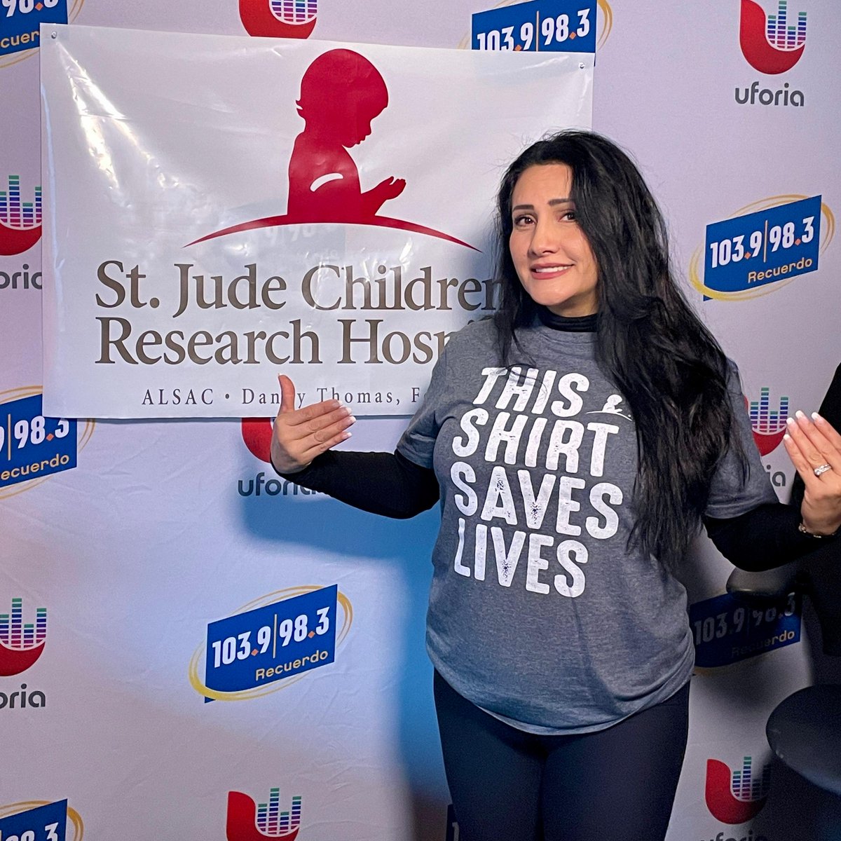 Recuerdo1039's tweet photo. Transforma vidas con una llamada. 📞 Conviértete en un Ángel de Esperanza para #StJude llamando al 1-800-998-8432. ¡El momento es ahora! https://t.co/biAXFgQexR