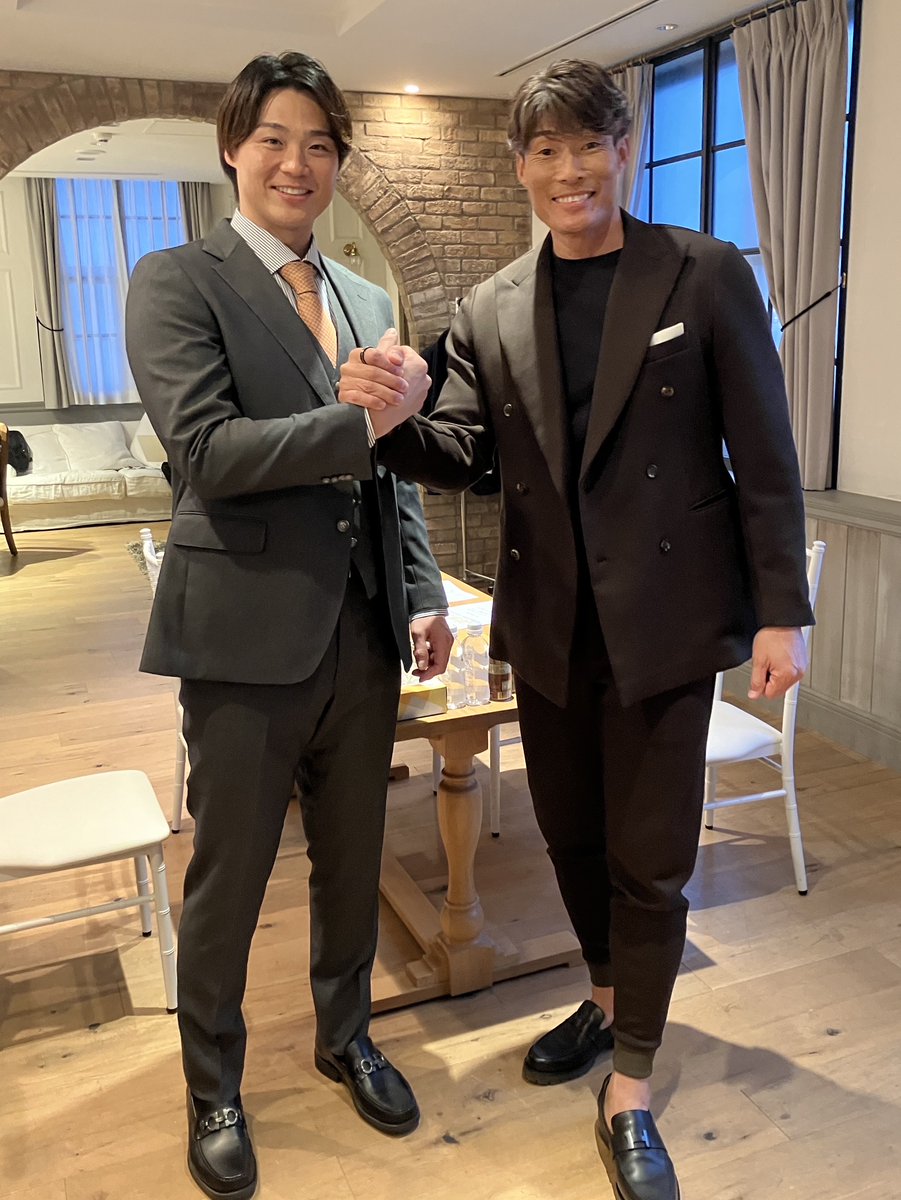 FightersPR's tweet photo. NHK BS「球辞苑〜プロ野球が100倍楽しくなるキーワードたち〜」に山﨑福也投手がスタジオ出演しました⚾

テーマは「投手の打撃」💪

放送は12/8(日) 21:00～
お楽しみに✨

#lovefighters https://t.co/uBH0w0gLbz