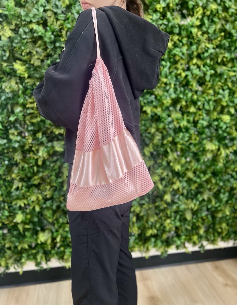 shopthebarre's tweet image. Just Breathe 🌬️

...and make sure your shoes do to! Avoid the dreaded dance shoe stink by storing your gear in a mesh bag. We love these Pillows for Pointes bags-they come in tons of colors and are just $9!

#pillowsforpointes #meshbag #dancebag #fargo #fargomoorhead