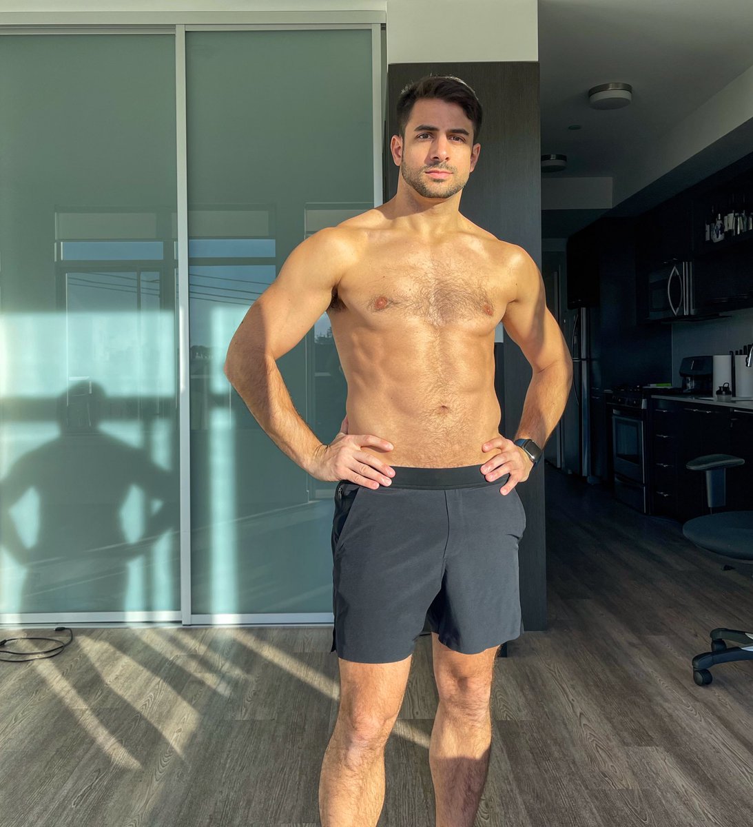 chrisjonmeyer's tweet photo. One final pic in the San Francisco apartment. I’m going to miss this window lighting (great for the abs) and this view I woke up to every morning. 

I’m outa here in less than a week. ✌🏼 https://t.co/dwRtFbcecA