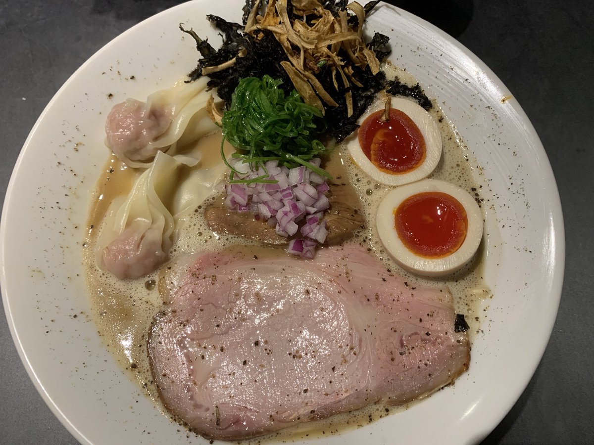 ItZ3a's tweet photo. Ramen Jazzy Beats @中目黒。特上鶏ニボラーメン。平日夜、タイミングよく並ばずに入れました。スープとチャーシューが美味 https://t.co/kXYPc7GTGe
