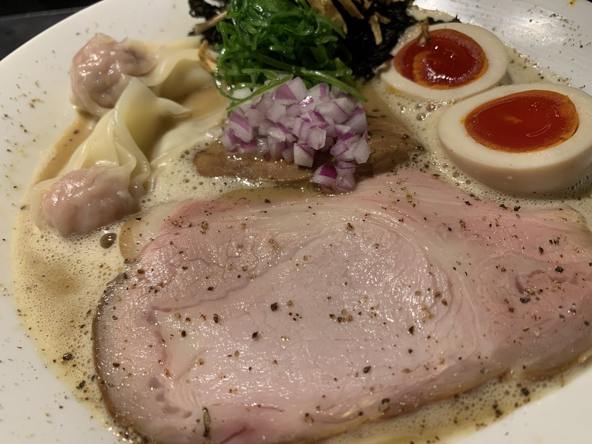 ItZ3a's tweet photo. Ramen Jazzy Beats @中目黒。特上鶏ニボラーメン。平日夜、タイミングよく並ばずに入れました。スープとチャーシューが美味 https://t.co/kXYPc7GTGe