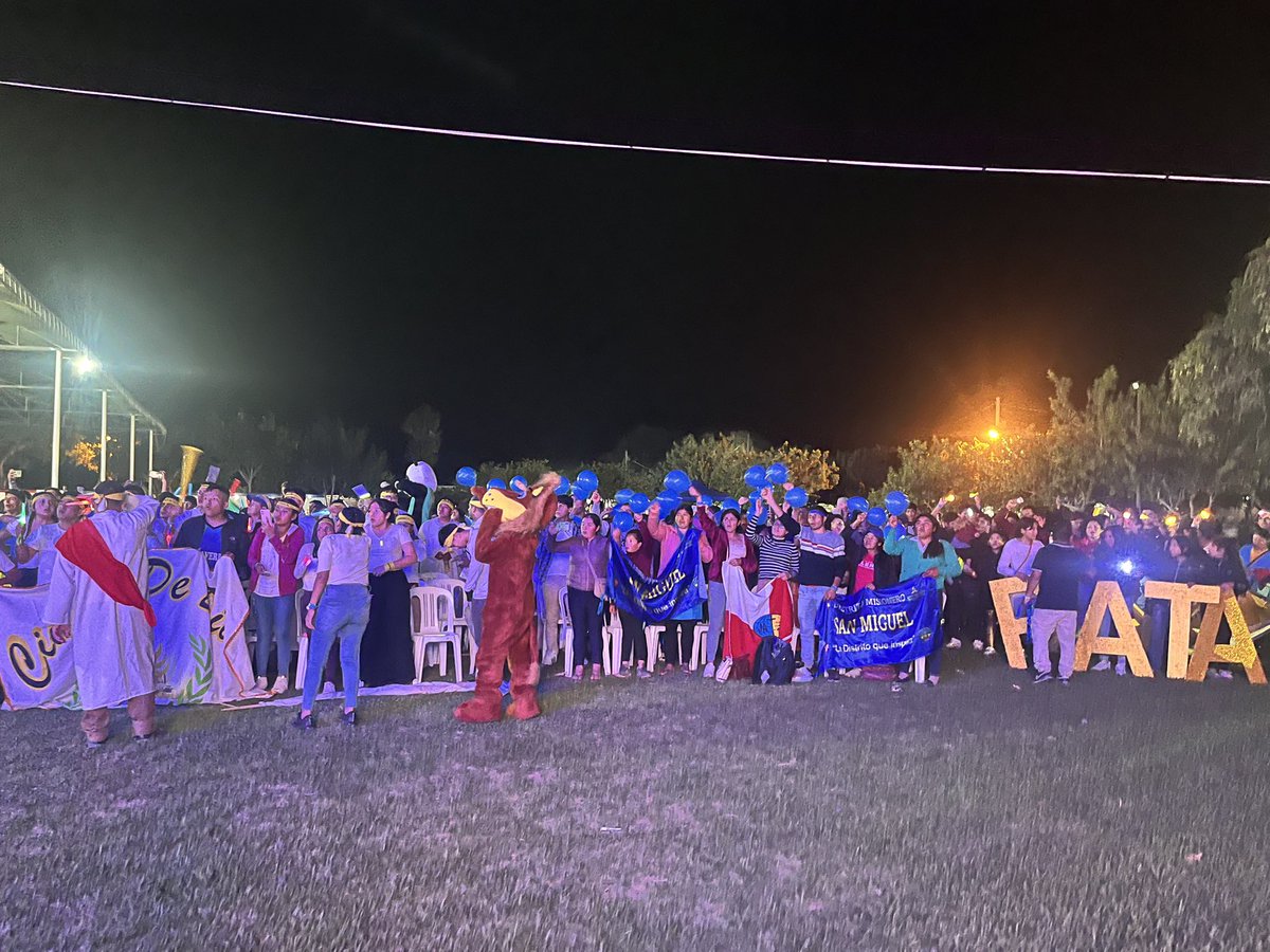 AdventistasANoP's tweet photo. A pocos momentos de la Apertura del campamento #MARANATA se viven momentos de alabanza y regocijo. 🎶🙌 #RID #NuevasGeneraciones https://t.co/v5dgvAFxlQ