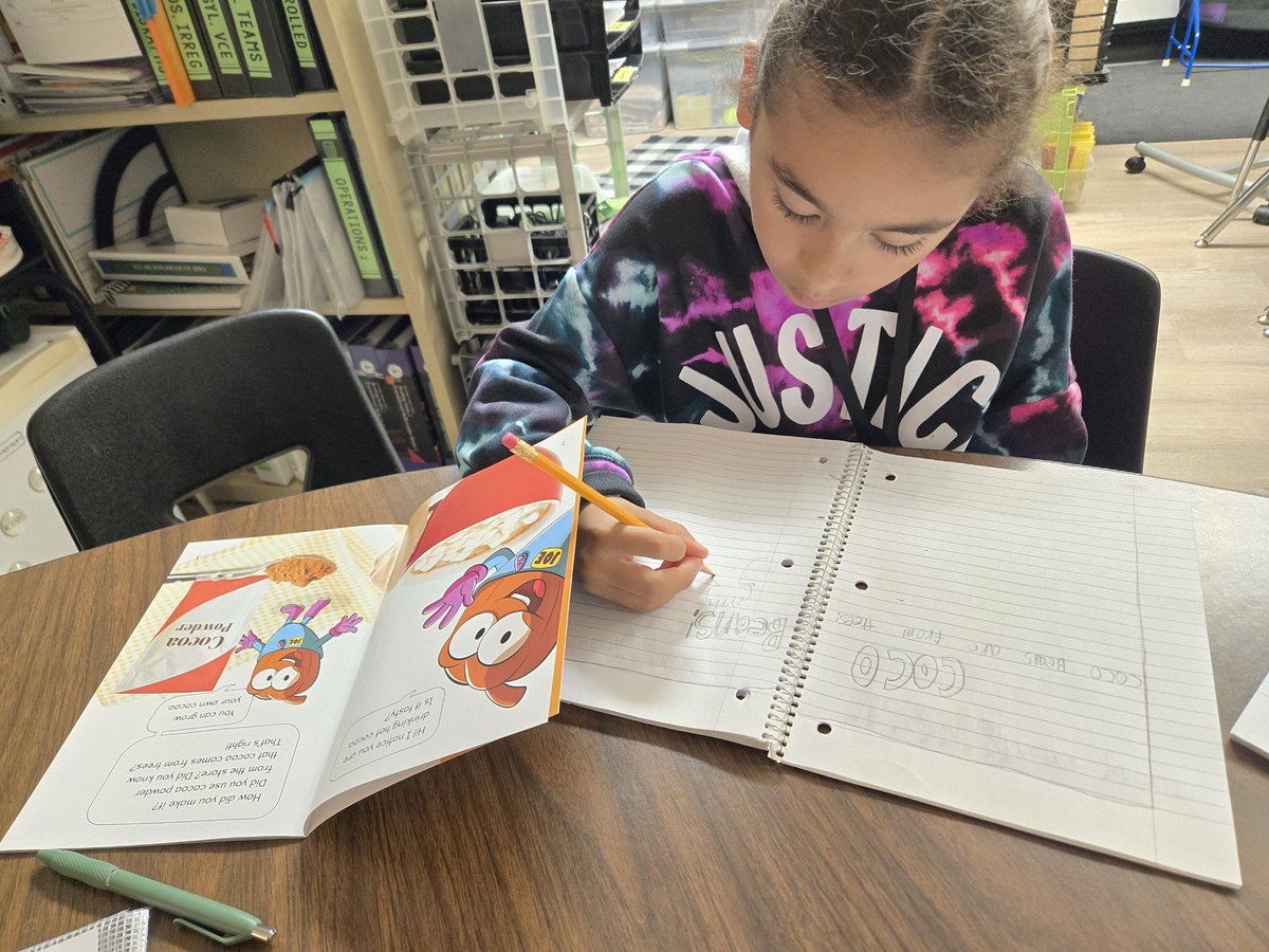 kimperclefarias's tweet photo. Pulled out an oldie-but-goodie activity as we made #PROBE books after reading our #decodablereader this week. The kids loved showing what they learned in both sentences and drawings in a creative way #RISDbetheone #goodvibesatNHE #RISDlitandint https://t.co/KtDmBwhCKa
