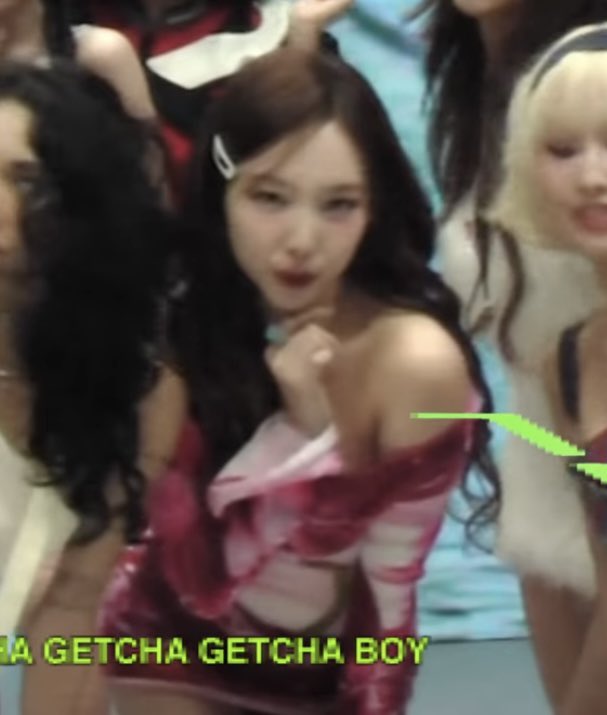 INYSOURCE's tweet photo. when the quality is bad but nayeon is just too cute 😭 https://t.co/rEg0zlO4ds