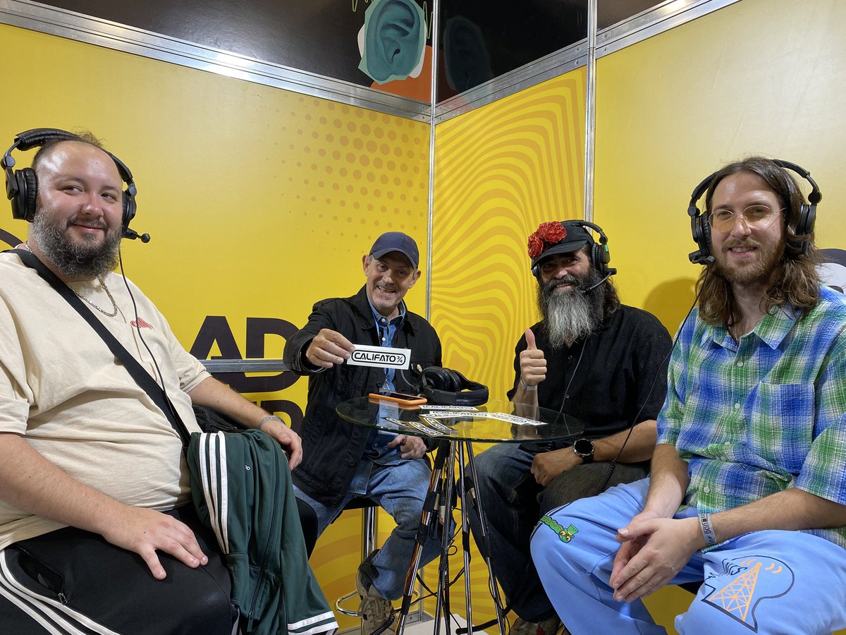 RadioUdeG's tweet photo. Desde la @FILGuadalajara iniciamos en #EspañaSonora 🇪🇸 con @BlancdeBlancs donde tenemos como invitado especial a @califato_3x4, quienes se presentarán mañana en el #ForoFIL
Sintoniza el 104.3 FM 📻 https://t.co/946I1A8KUE