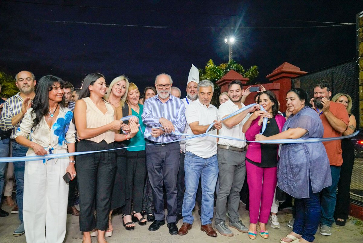 JorgeIbanezFsa's tweet photo. 👨‍🍳 Inauguramos El Festival Regional del Alfajor Formoseño con más de 20 emprendedores locales y regionales con una variedad de productos elaborados con insumos autóctonos. Un evento para toda la familia que podrán disfrutar hasta el 8/12 en el Galpón "G". https://t.co/d7nRDRtr9o