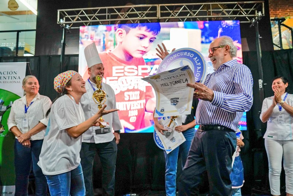 👨‍🍳 Inauguramos El Festival Regional del Alfajor Formoseño con más de 20 emprendedores locales y regionales con una variedad de productos elaborados con insumos autóctonos. Un evento para toda la familia que podrán disfrutar hasta el 8/12 en el Galpón "G".