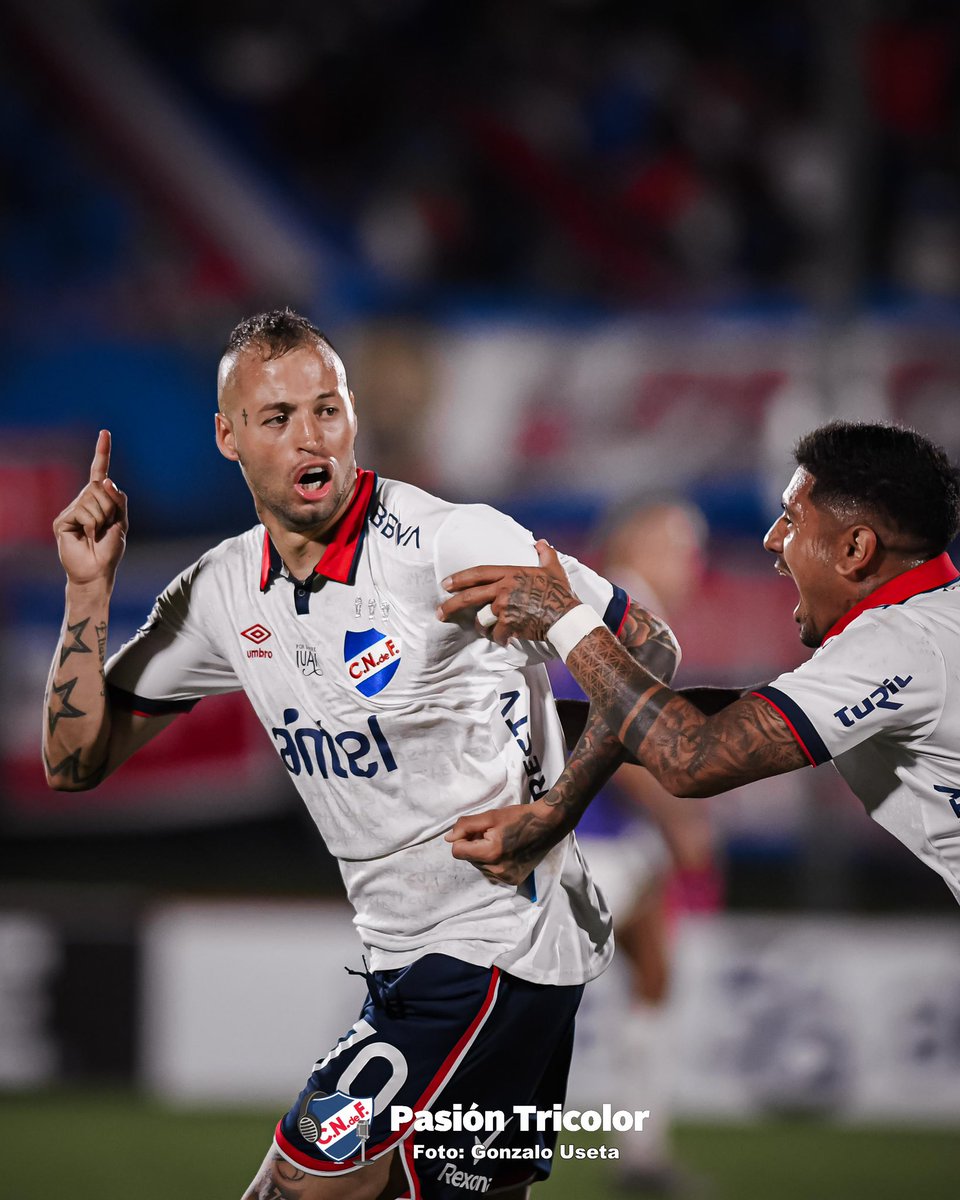 RT al mejor jugador del fútbol uruguayo 
<a href="/nicolopezof/">Nico Lopez</a>