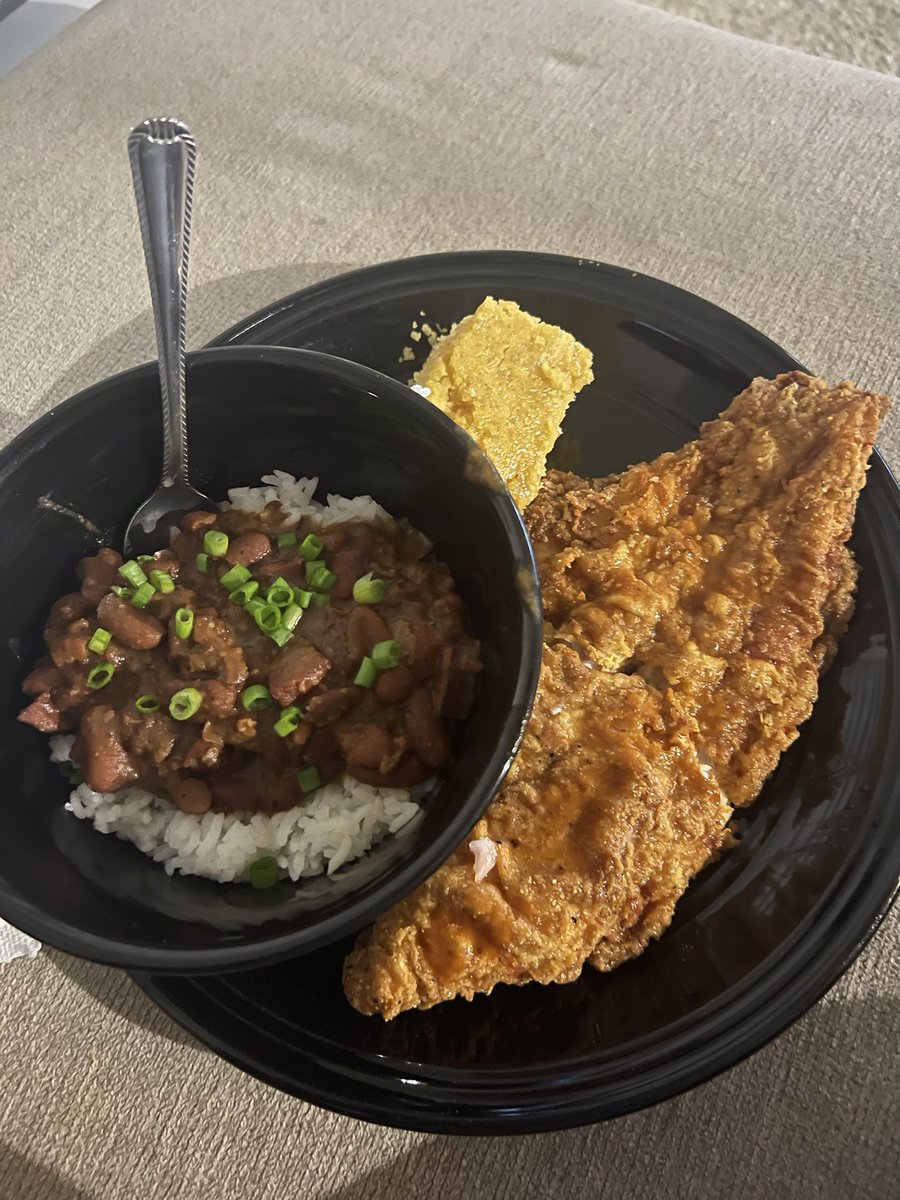 TheLoisLaneeee's tweet photo. Fridays are for fried catfish, today we had it with red beans and rice and cornbread made from scratch ππ€€ #ChefTerenceJ #HoustonChef #MyPersonalChefπ₯° https://t.co/Z8vP1wq2Av