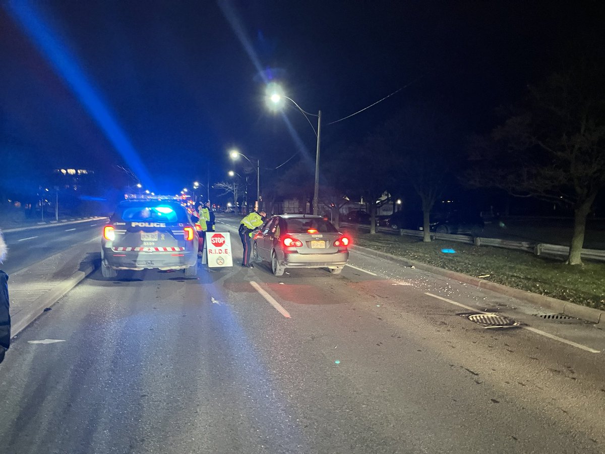 tpsmhayles's tweet photo. Tonight I joined our partners from MADD Toronto to launch 55 Division’s 2024 Holiday R.I.D.E campaign. Together we educated drivers on the perils of impaired driving. #torontopolice #maddto #tps55div https://t.co/GyxPVgLFI0