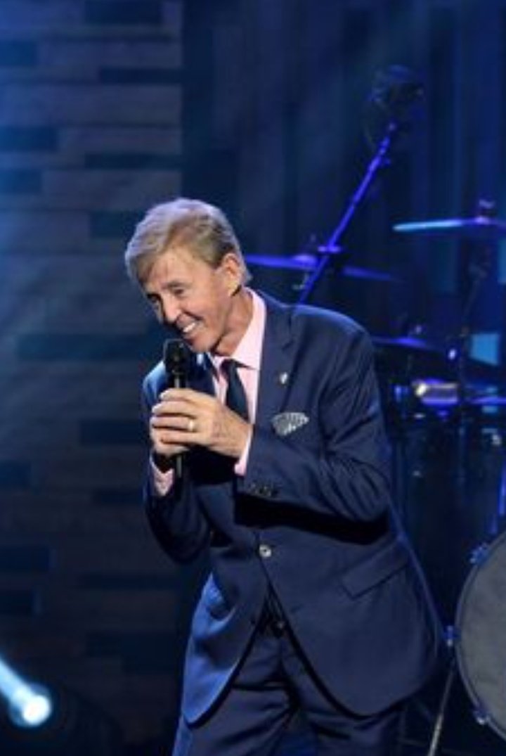 JoeSeward1's tweet photo. Sad to hear of the passing of Dickie Rock.
He shot to fame in the 1960s as frontman of The Miami Showband.
In 1966, Dickie represented Ireland in the @Eurovision with "Come Back To Stay"
He finished fourth.
He was hugely popular across many generations.
#DickieRock
#RIP ๐ค https://t.co/tbJEi4xVHk