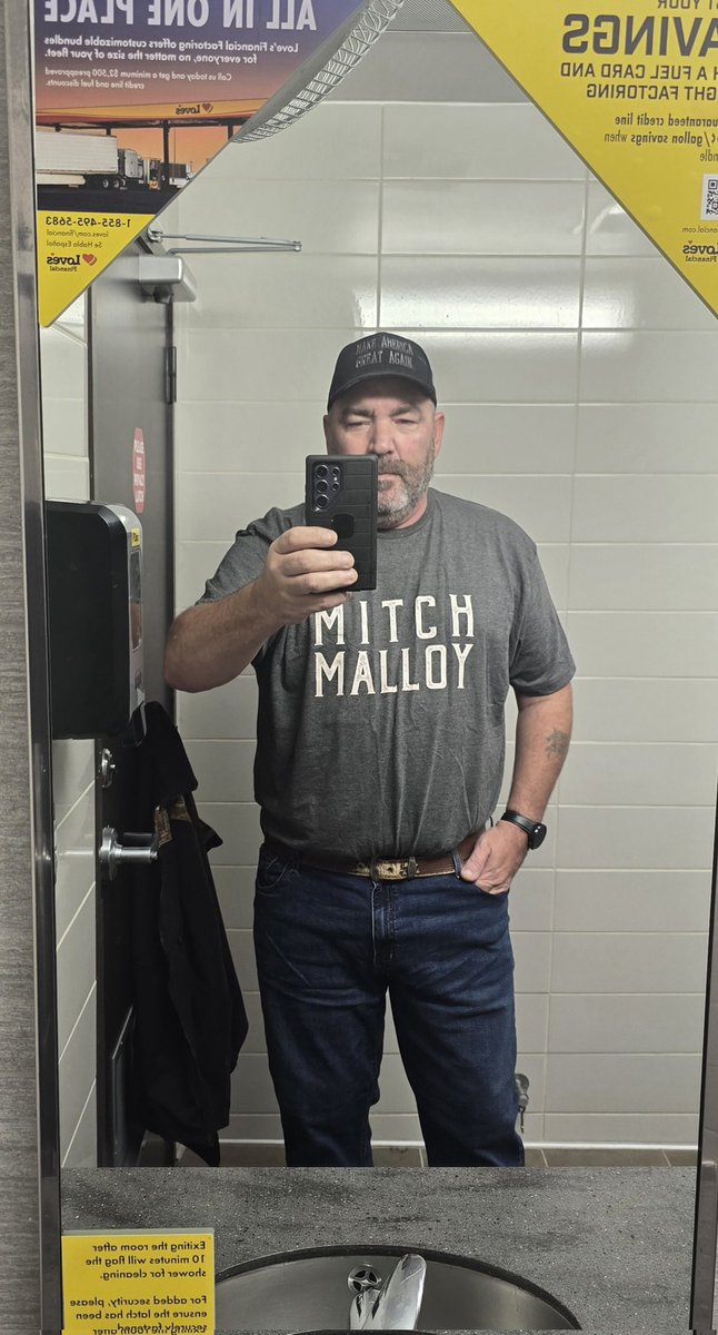 taylorbilt's tweet photo. Showered up, fed, & now ready to roll all night. Shout out to my pal, @mitchmalloy . Thanks for the shirt brother. #RawkNRoll https://t.co/vvroJfAn5Q