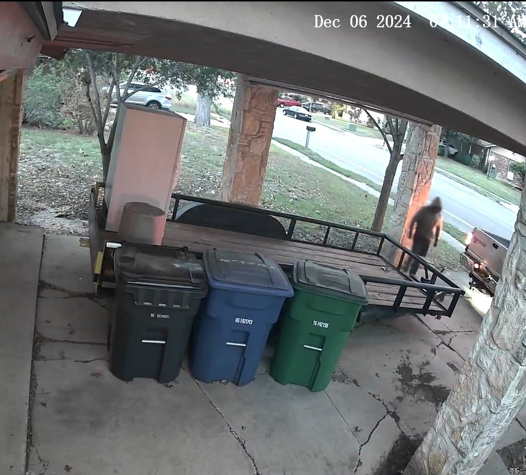 andyg433's tweet photo. If anyone in the San Antonio area spots this trailer that these bumfucks stole from my parents please lmk. Or if you can make out the license plate. My dad put a ton of money and work into it just for fucking worthless thieves to take it. https://t.co/UhkbuCMq3g