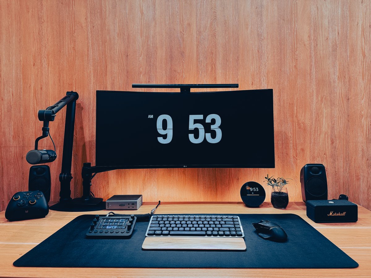digimalog's tweet image. おはようございます☀️
やっとホームで朝作業できる。
#desksetup