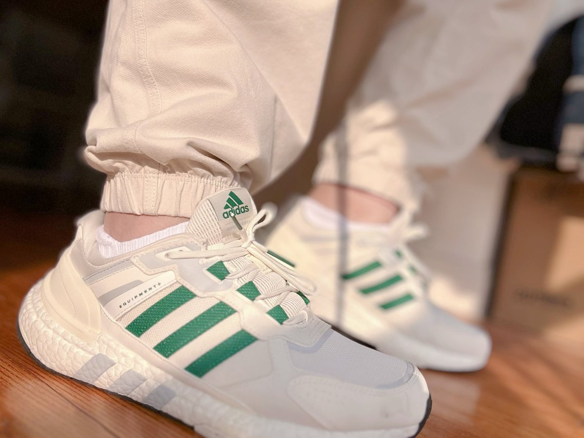 太冷了 先不穿短袜了