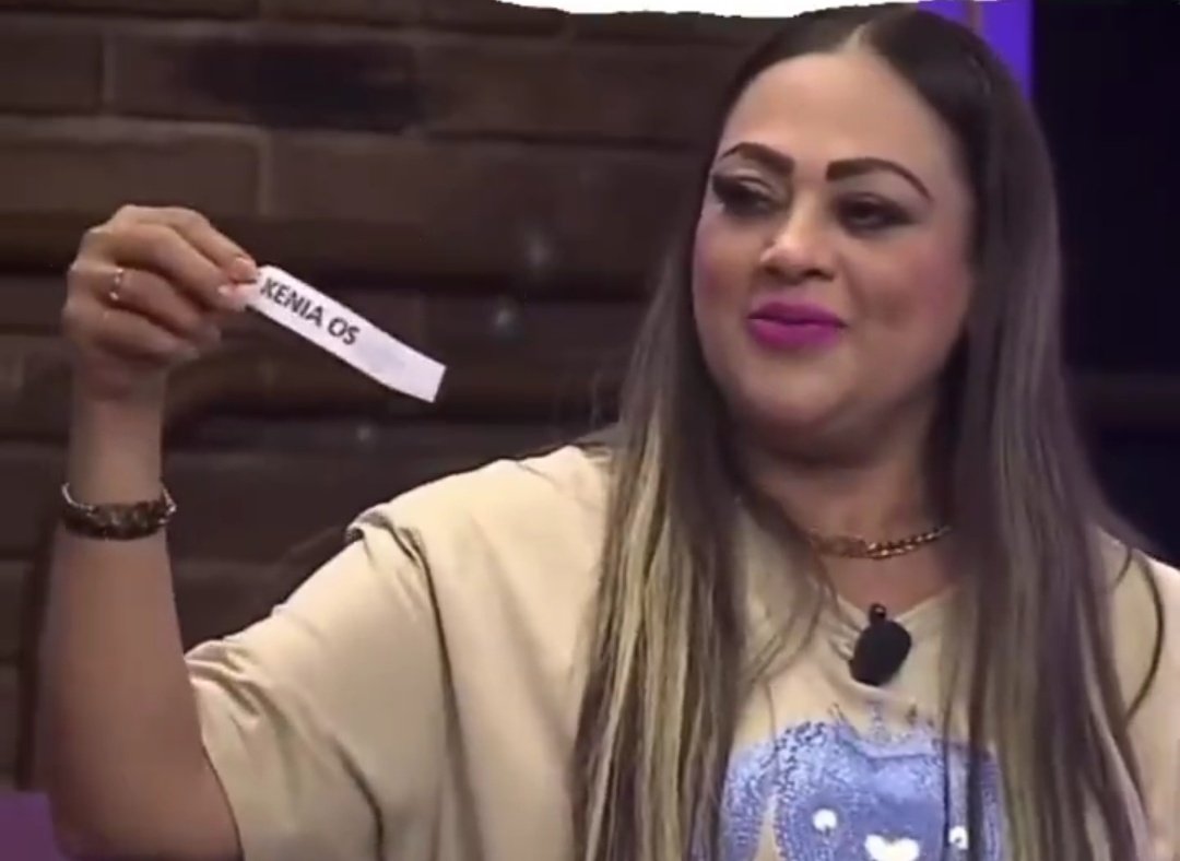 xeonxcxx's tweet photo. con razon esa gente se la pasa hablando de kenia si las dos mamás estan como cerdas. https://t.co/Bp7wJsEAUD