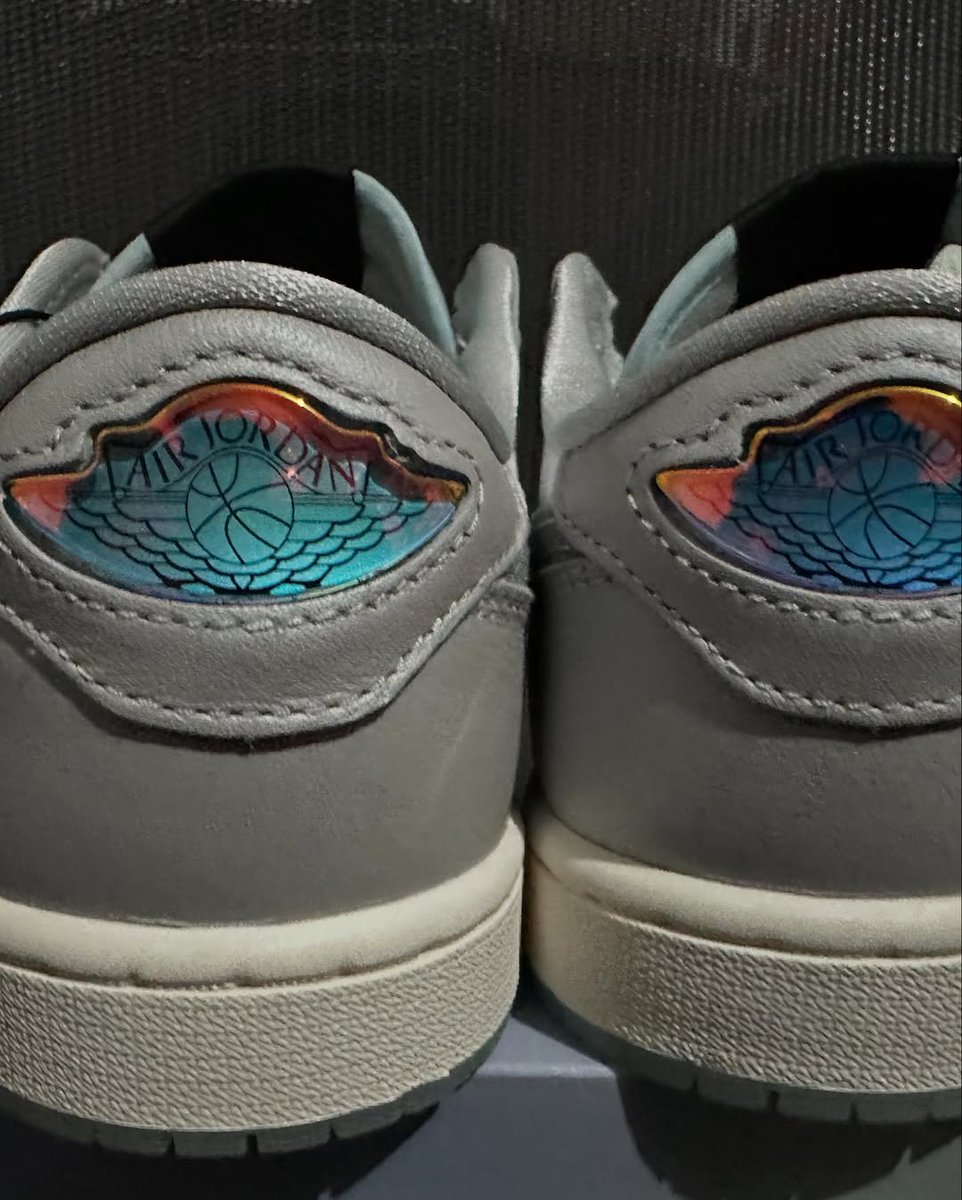 SBDetroit's tweet image. FIRST LOOK: Air Jordan 1 Low OG &quot;Year of the Snake&quot; 🐍

READ MORE:  sneakerbardetroit.com/air-jordan-1-l…